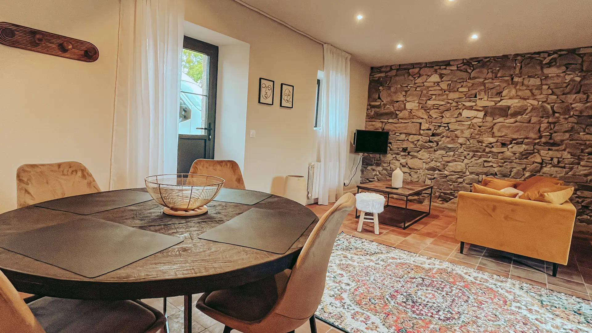Lodge 2