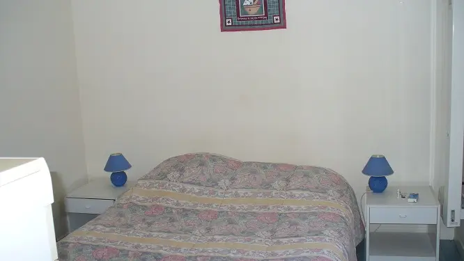 MME-DESMARI---SAINT-BRIAC-CHAMBRE-2