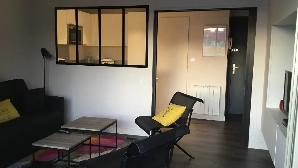 Madame-et-Monsieur-Brehault-Jean-Rene-salon-second-angle