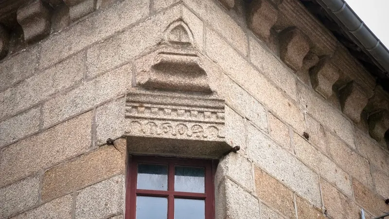 Centre historique-Bazouges-stenphoto.fr