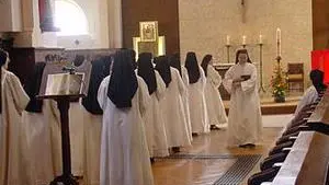 Monastère des Augustines messe des soeurs