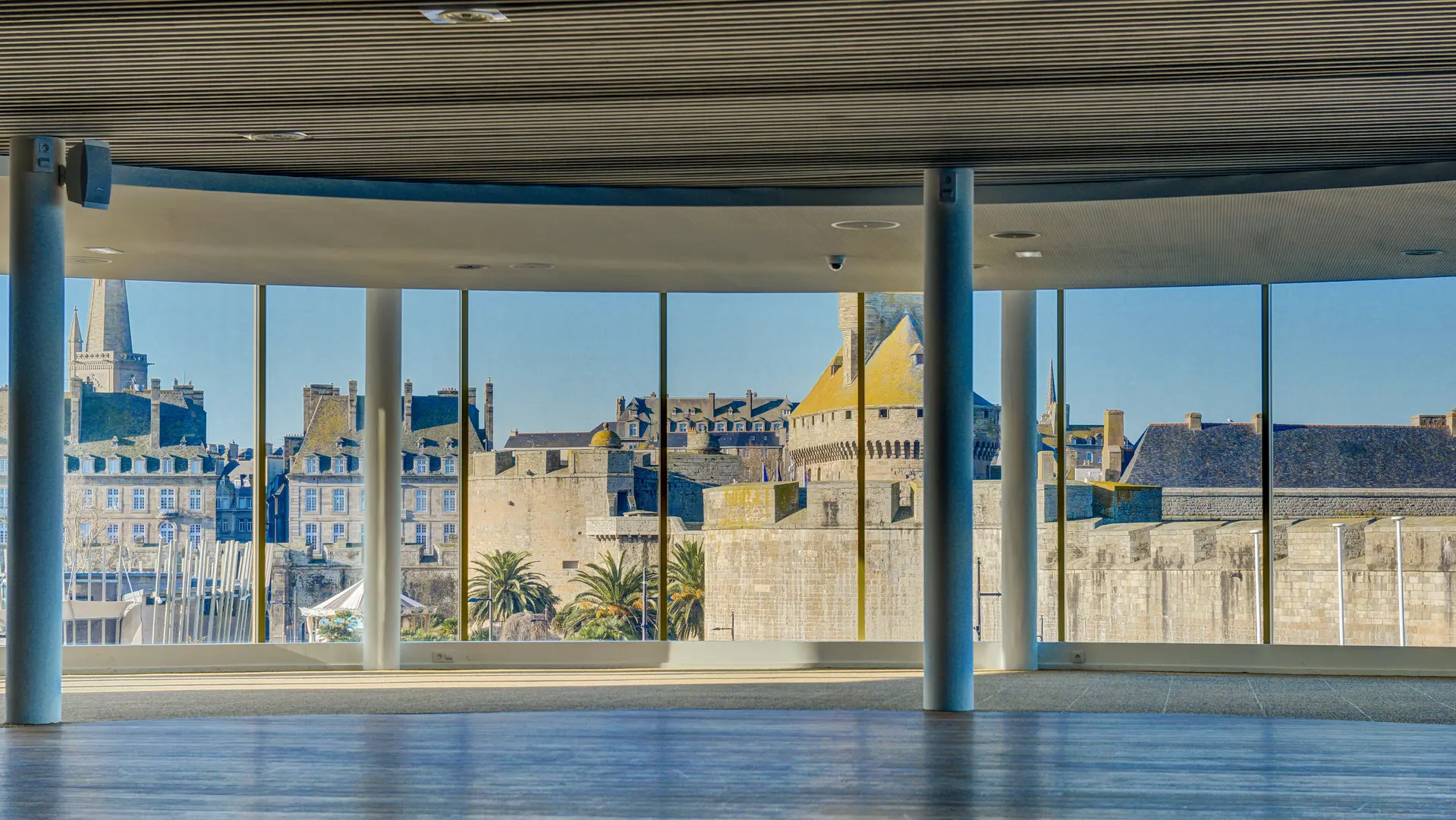 Le-Grand-Large Palais-des-Congres-