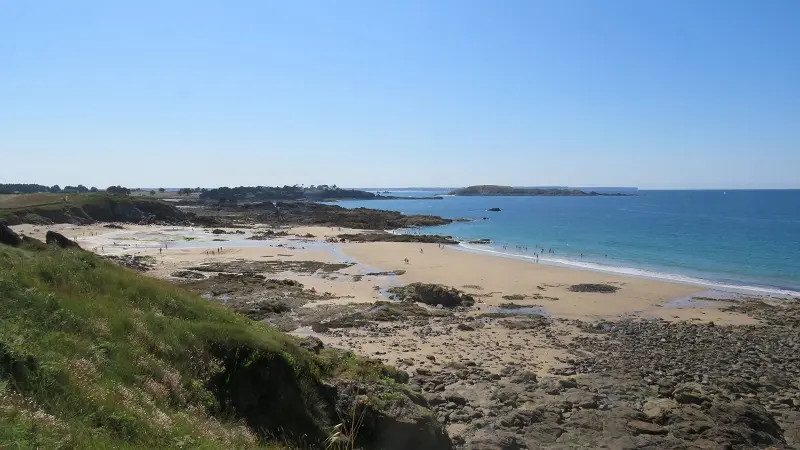 PLAGE-DE-LA-GARDE--Saint-Briac