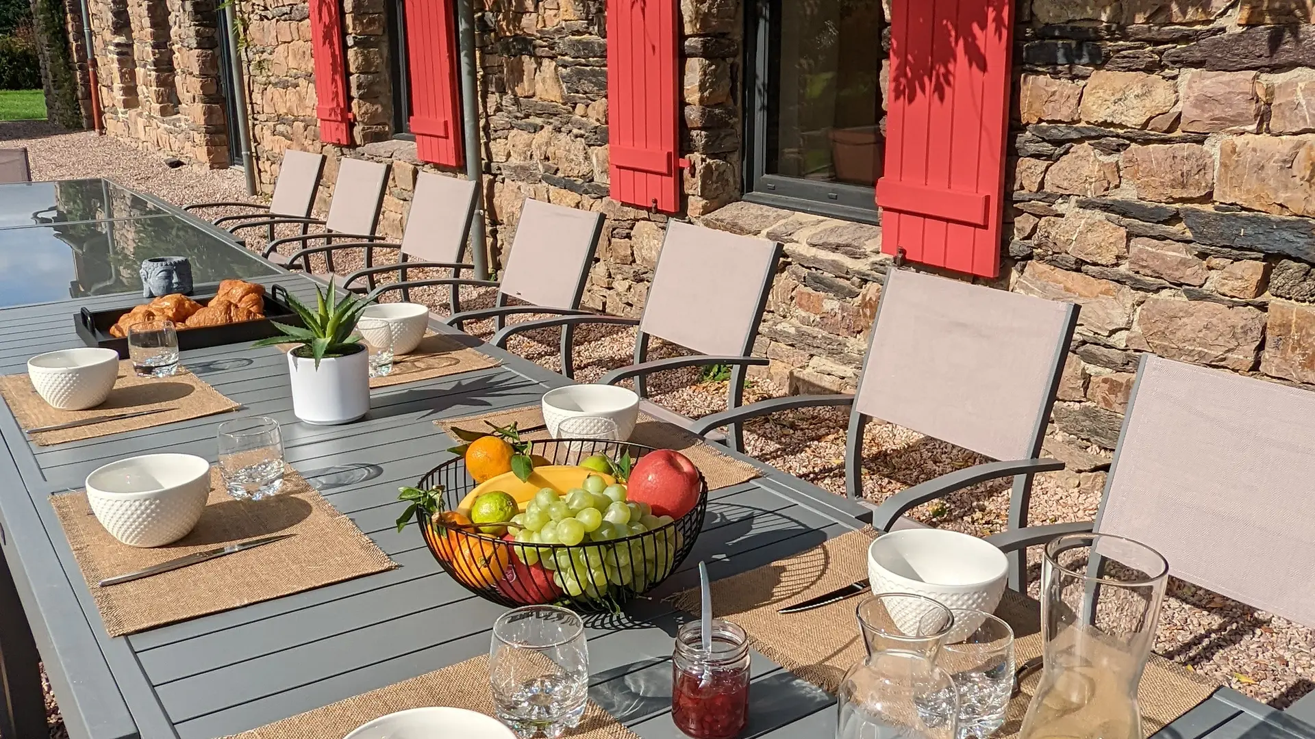 Gîte de la Brousse de Coganne_pdj_vue2