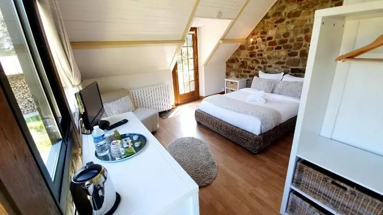 Petit-moulin-du-Rouvre_Mesnil-Roch_chambre de caractère étage_2021_Moulin du Rouvre