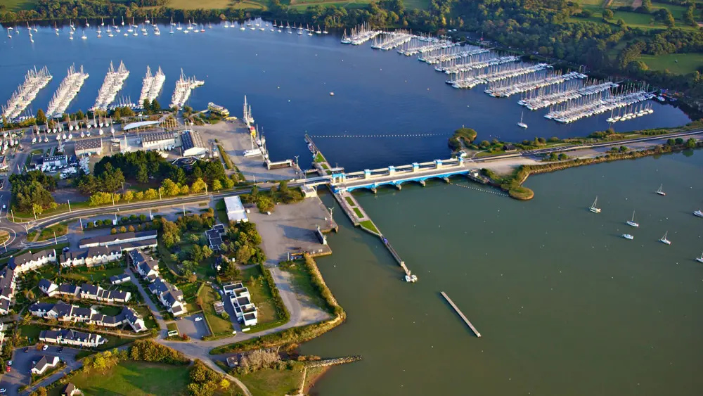 Photo-couverture_Barrage-et-port-d_Arzal-Camoel-©-Arnaud-Dréan
