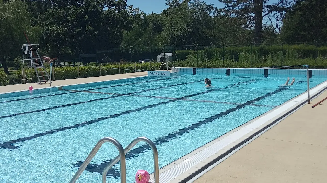 Piscine - Camping du pont d'Oust Peillac