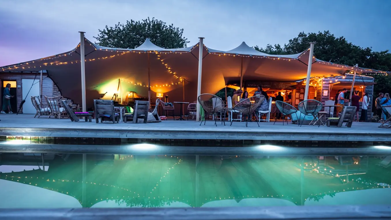 Ploemel_Dihan_Piscine soir (1)