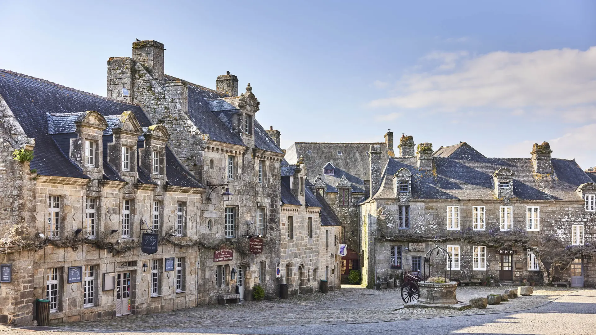 Place de l_église_crédit Alexandre Lamoureux_validité 31102030