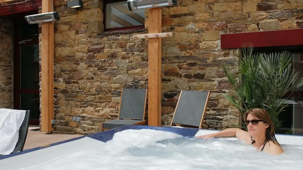 Relais de Brocéliande_jacuzzi