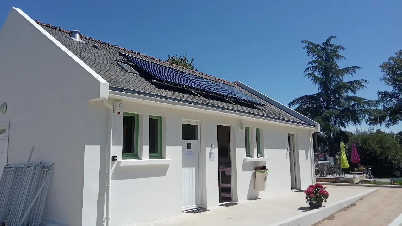 Sanitaires - Camping du pont d'Oust Peillac