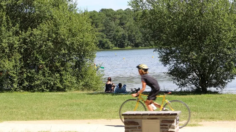 Loisirs au Lac de Trémelin