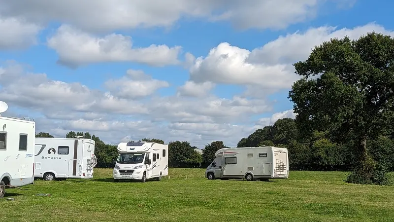 aire de stationnement - camping-car - Montertelot - Morbihan