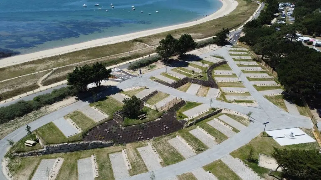 Aire-camping-car-locmariaquer