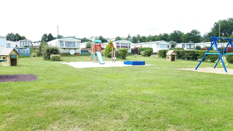 Camping Merlin L'enchanteur - Loyat - Brocéliande