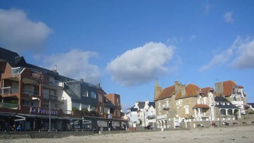 Clévacances - Meublé 56MS1249 - Appartement spacieux avec vue imprenable sur mer - Larmor-Plage - Morbihan Bretagne Sud