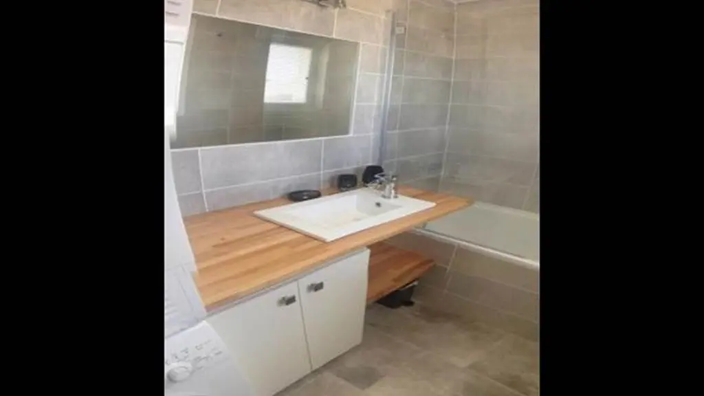 Clévacances - Meublé 56MS0767 - GOLFE du MORBIHAN, Appartement 78m2 .  très belle vue MER + TERRASSE DE 80m2, 3 chambres, direct sur plage - Arzon - Morbihan Bretagne Sud