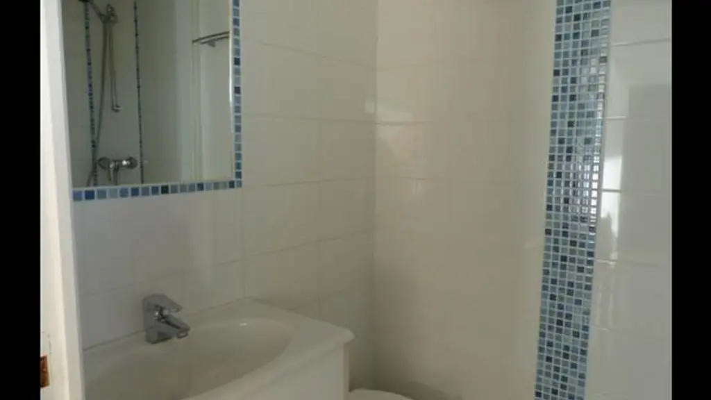 Clévacances - Meublé 56MS0767 - GOLFE du MORBIHAN, Appartement 78m2 .  très belle vue MER + TERRASSE DE 80m2, 3 chambres, direct sur plage - Arzon - Morbihan Bretagne Sud