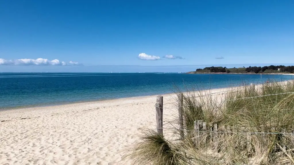 Clévacances - Meublé 056MS000324 - Les Glycines : maison terrasse plein sud à 300m de la mer et des commerces - Arzon - Morbihan Bretagne Sud
