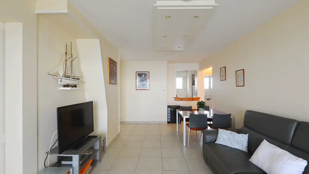 Clévacances - Meublé 56MS1249 - Appartement spacieux avec vue imprenable sur mer - Larmor-Plage - Morbihan Bretagne Sud