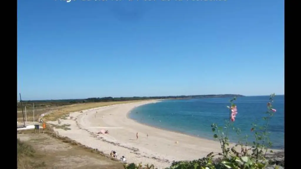 Clévacances - Meublé 56MS0767 - GOLFE du MORBIHAN, Appartement 78m2 .  très belle vue MER + TERRASSE DE 80m2, 3 chambres, direct sur plage - Arzon - Morbihan Bretagne Sud