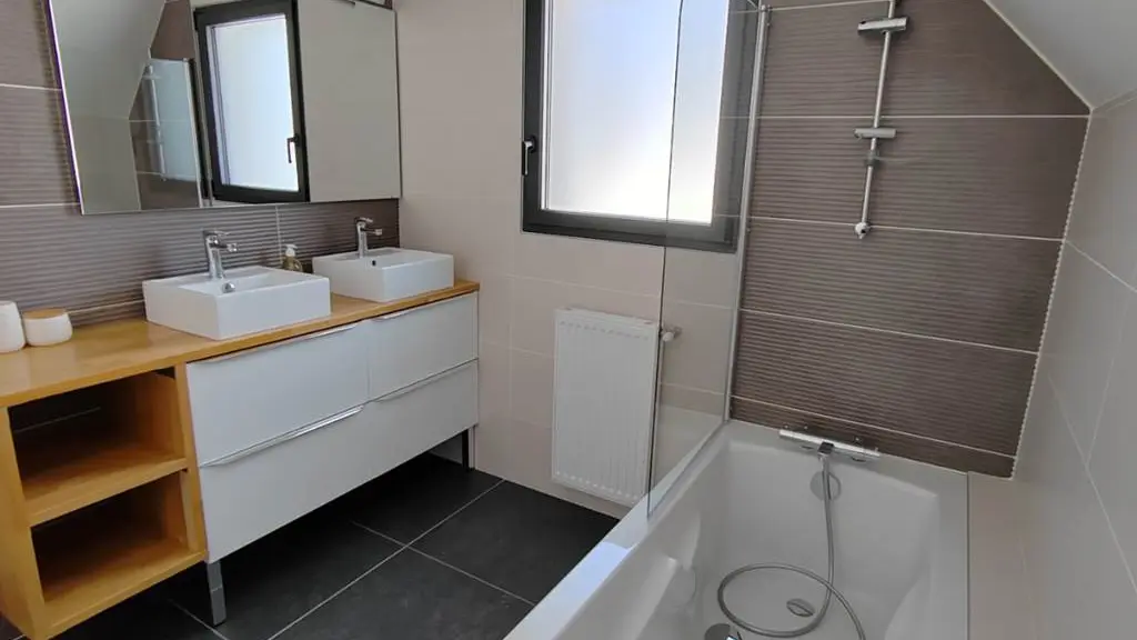 Clévacances - Meublé 056MS000240 - Presqu’ile de Rhuys, maison neuve tout confort, SPA, plage à 700m - Le Tour-du-Parc - Morbihan Bretagne Sud