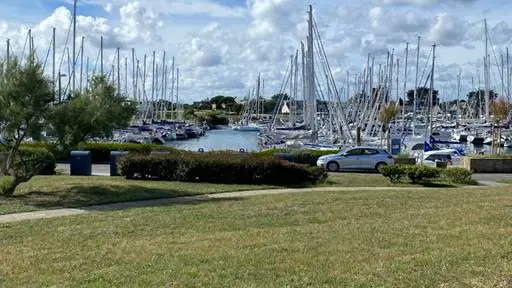 Clévacances - Meublé 056MS000350 - APPARTEMENT REFAIT A NEUF, EN REZ DE JARDIN DEVANT LES BATEAUX - ARZON - GOLFE DU MORBIHAN - Arzon - Morbihan Bretagne Sud