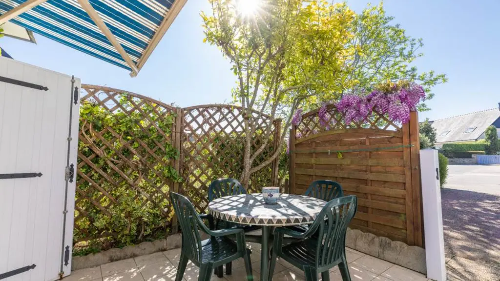 Clévacances - Meublé 056MS000324 - Les Glycines : maison terrasse plein sud à 300m de la mer et des commerces - Arzon - Morbihan Bretagne Sud