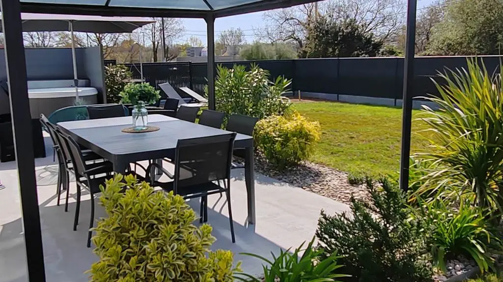 Clévacances - Meublé 056MS000240 - Presqu’ile de Rhuys, maison neuve tout confort, SPA, plage à 700m - Le Tour-du-Parc - Morbihan Bretagne Sud