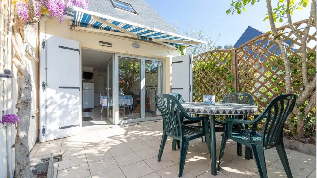 Clévacances - Meublé 056MS000324 - Les Glycines : maison terrasse plein sud à 300m de la mer et des commerces - Arzon - Morbihan Bretagne Sud