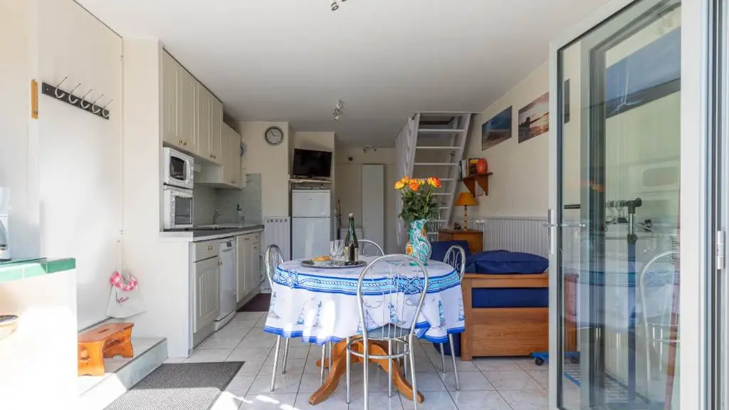 Clévacances - Meublé 056MS000324 - Les Glycines : maison terrasse plein sud à 300m de la mer et des commerces - Arzon - Morbihan Bretagne Sud