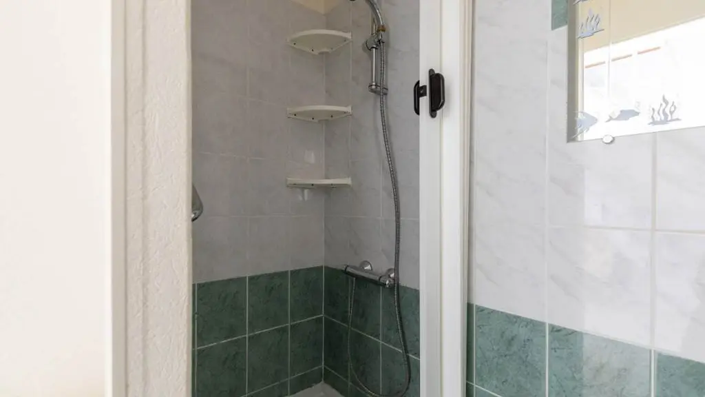 Clévacances - Meublé 056MS000324 - Les Glycines : maison terrasse plein sud à 300m de la mer et des commerces - Arzon - Morbihan Bretagne Sud