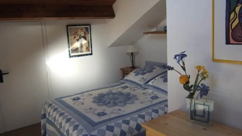 Clévacances - Meublé 56MS0767 - GOLFE du MORBIHAN, Appartement 78m2 .  très belle vue MER + TERRASSE DE 80m2, 3 chambres, direct sur plage - Arzon - Morbihan Bretagne Sud