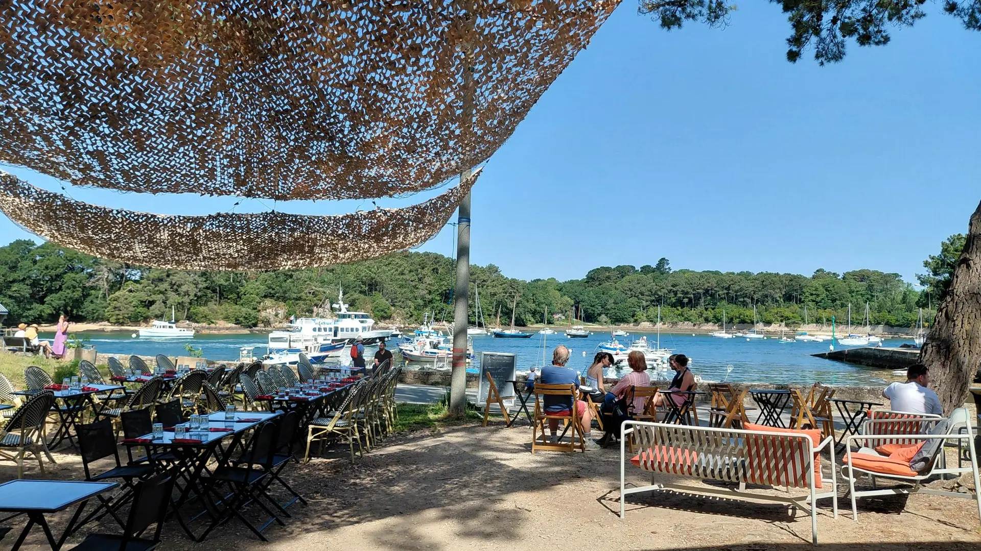 bar restaurant ti anna séné vue sur port anna