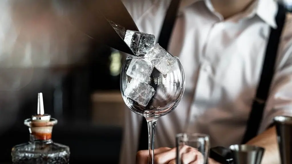 Cocktails-mocktails-BlueBar-Quiberon