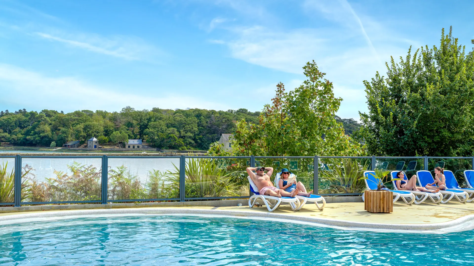 camping-le-lac-carnac-piscine