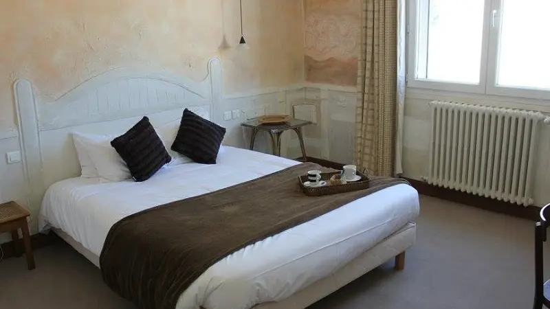 Hôtel Le Thy - chambre Tapiès - Ploërmel - Morbihan