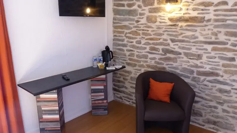 Chambre - hôtes - lits - canal - Josselin - Destination - Brocéliande