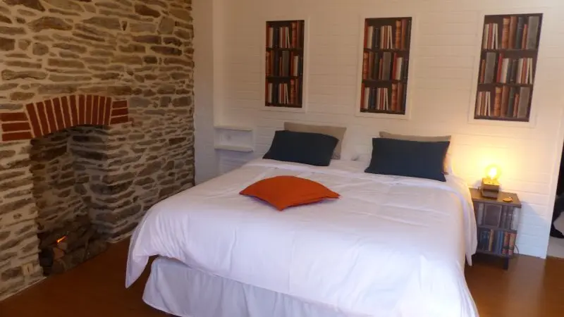 Chambre - hôtes - lits - canal - Josselin - Destination - Brocéliande