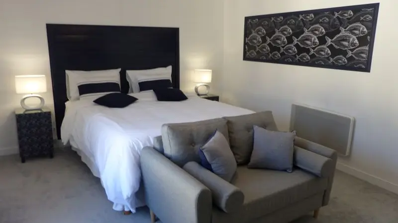 Chambre - hôtes - lits - canal - Josselin - Destination - Brocéliande