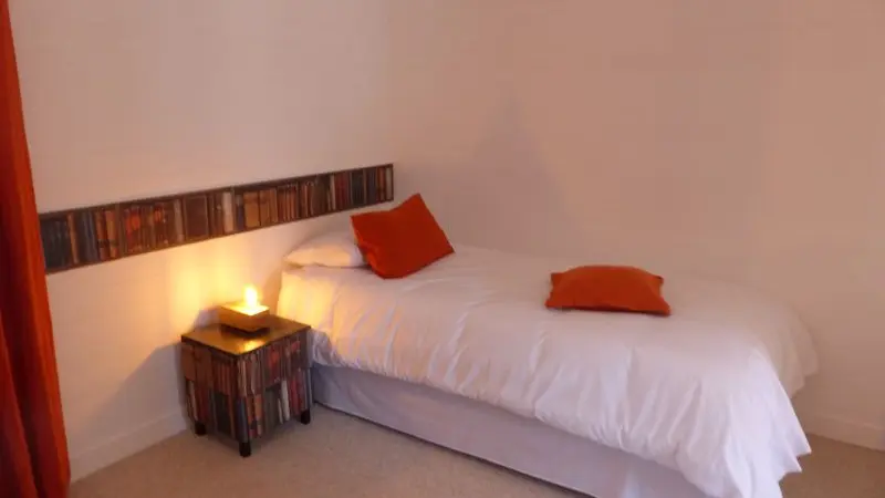 Chambre - hôtes - lits - canal - Josselin - Destination - Brocéliande