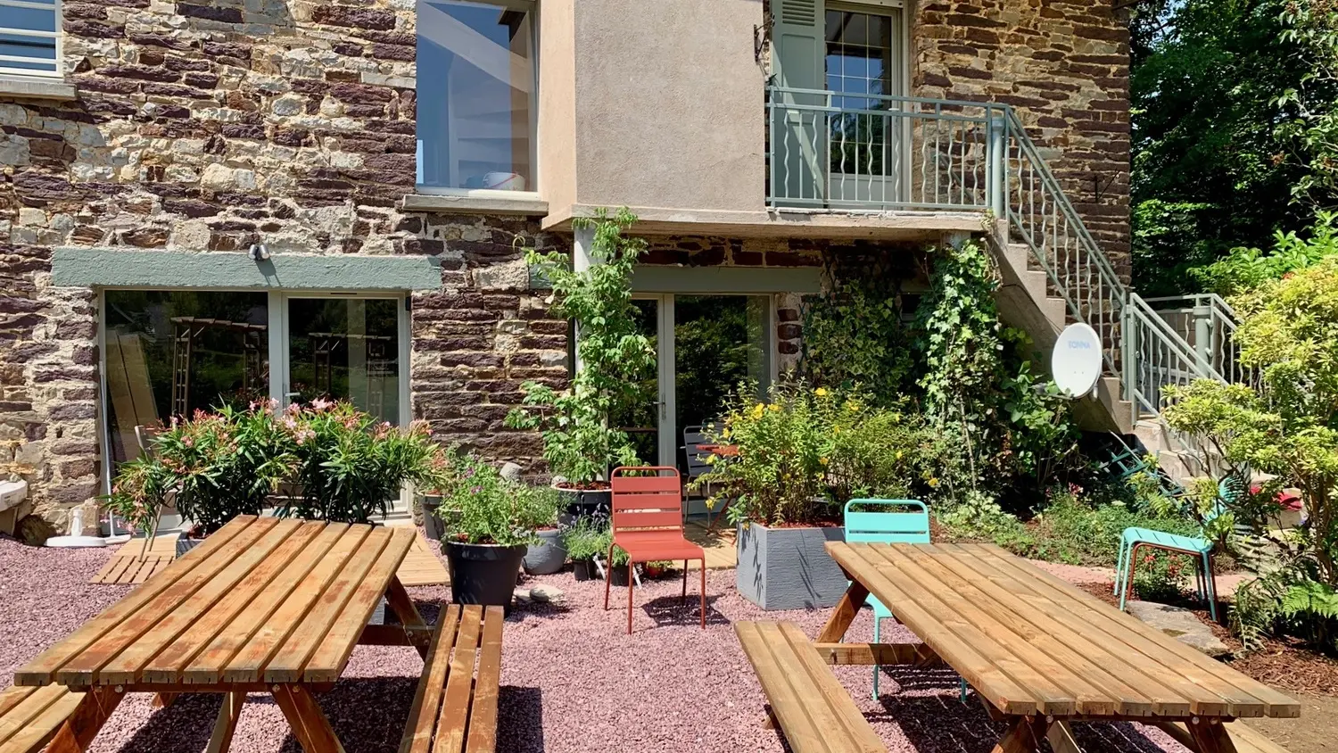 cote_jardin_maison_des_legendes_paimpont_-_1