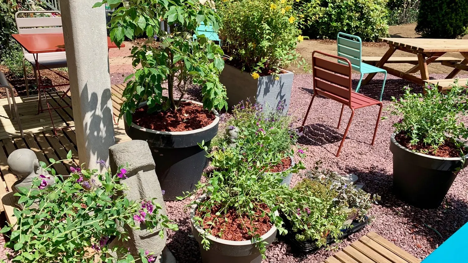 cote_jardin_maison_des_legendes_paimpont_-_2