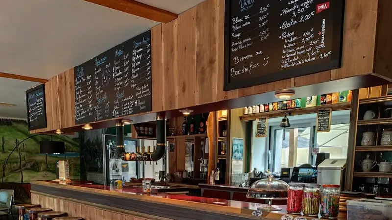 au-bar-d'en-face_epicerie_restauration-rapide_Trehorenteuc