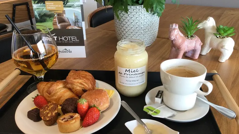 brit hotel L'Hippodrome - petit déjeuner - Ploërmel - Morbihan - Bretagne
