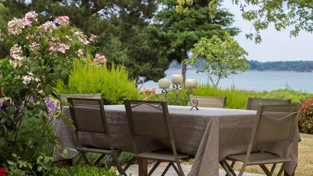 terrasse-reves-de-mer-locmariaquer-morbihan-bretagne-sud