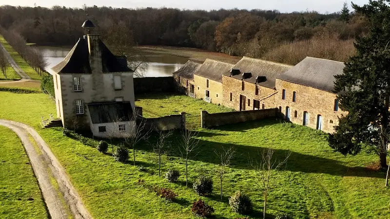 Château de Loyat - ferme et communs - Brocéliande - Bretagne