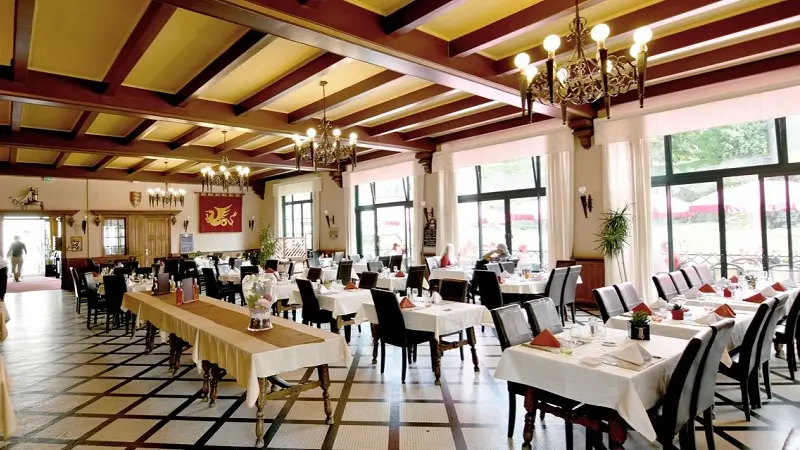 hotel du chateau - salle de restauration - Josselin - Morbihan