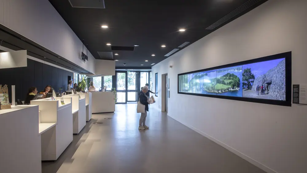 interieur-maison-des-megalithes-yann-monel