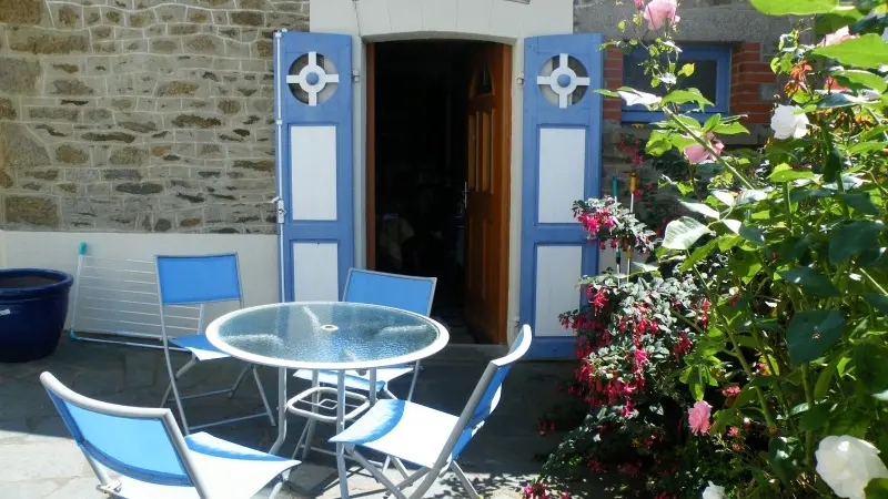 Location - Les Doris Coté cour - Cancale